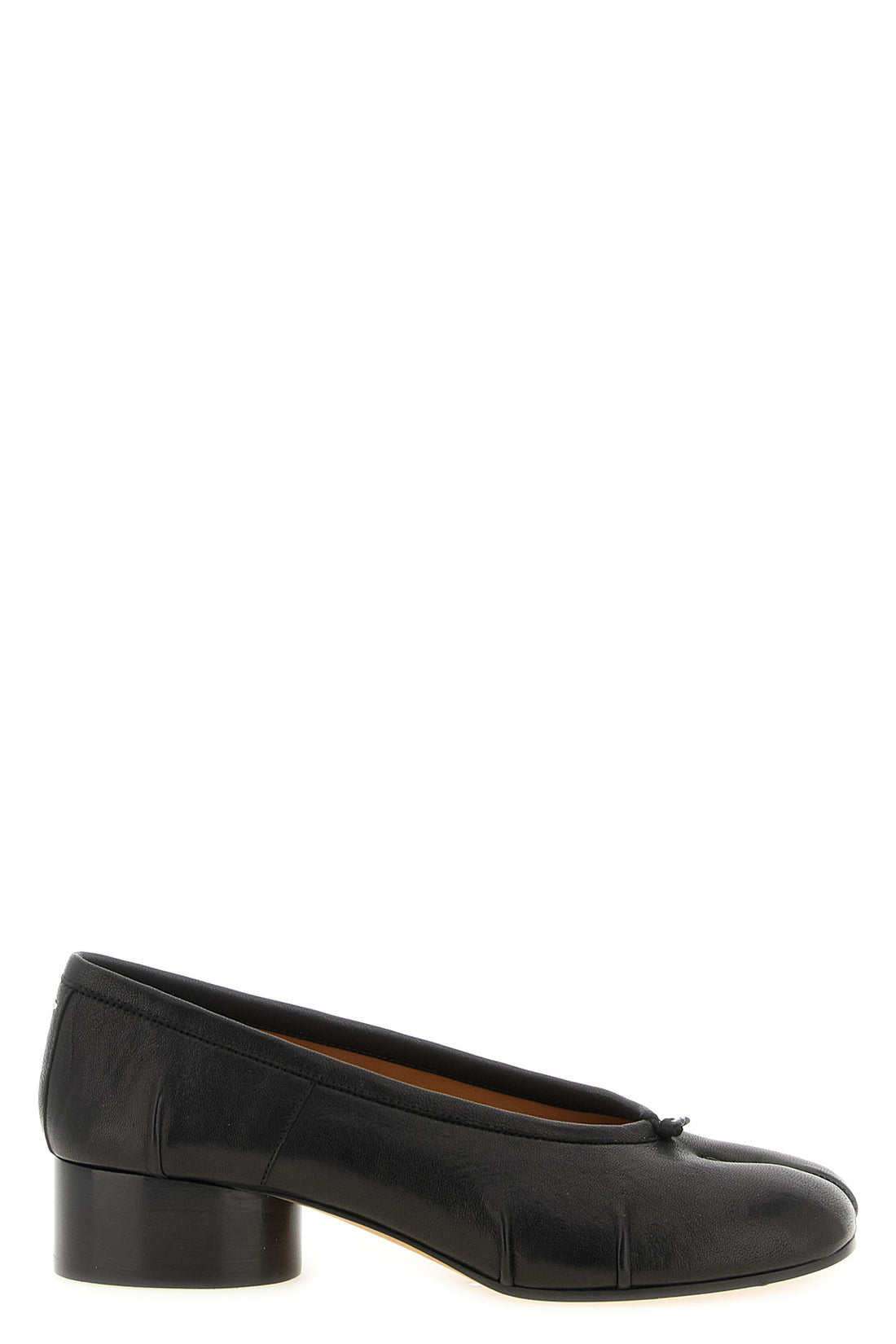 MAISON MARGIELA 35 maison margiela dancer reinterprets the iconic silhouette through a soft lamb na