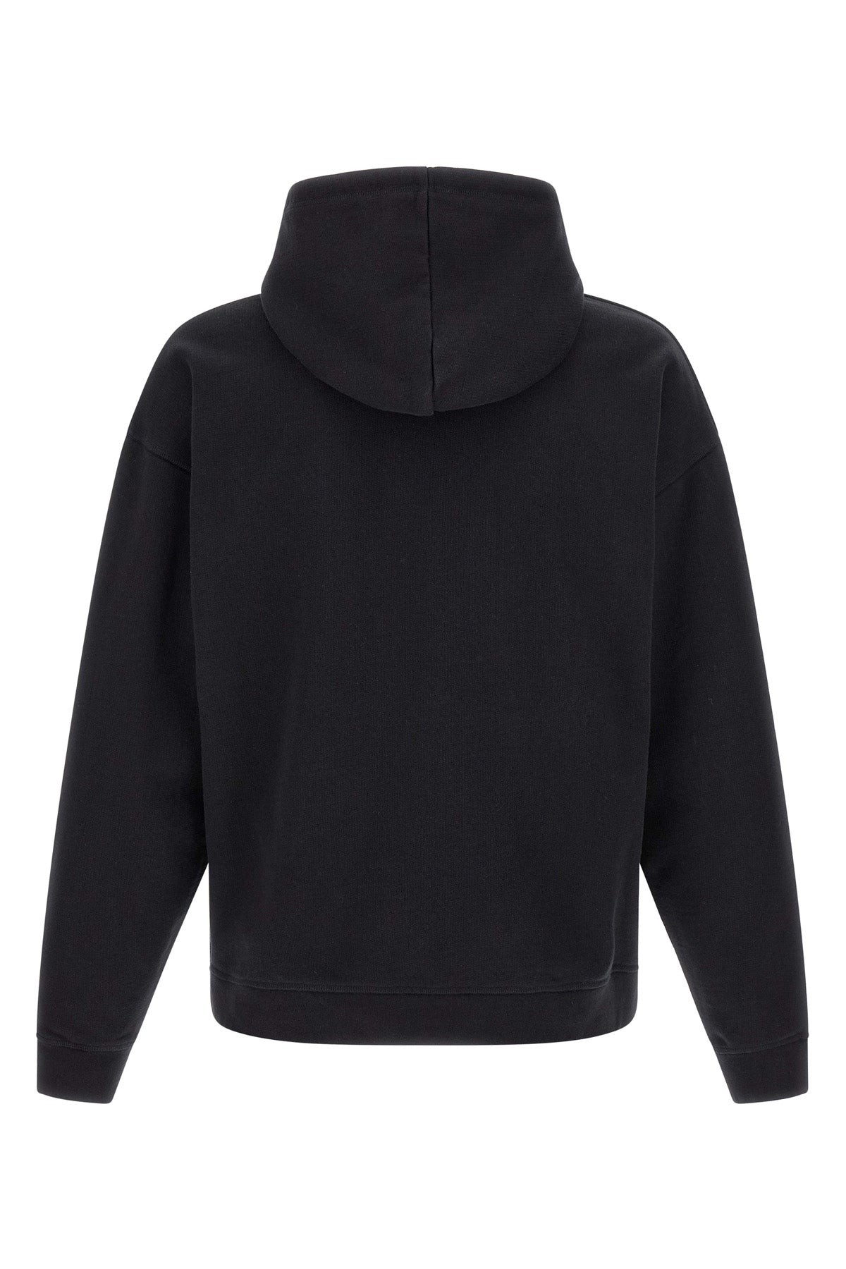 the dsquared2 sweatshirt defines an urban aesthetic through calibrated volumes