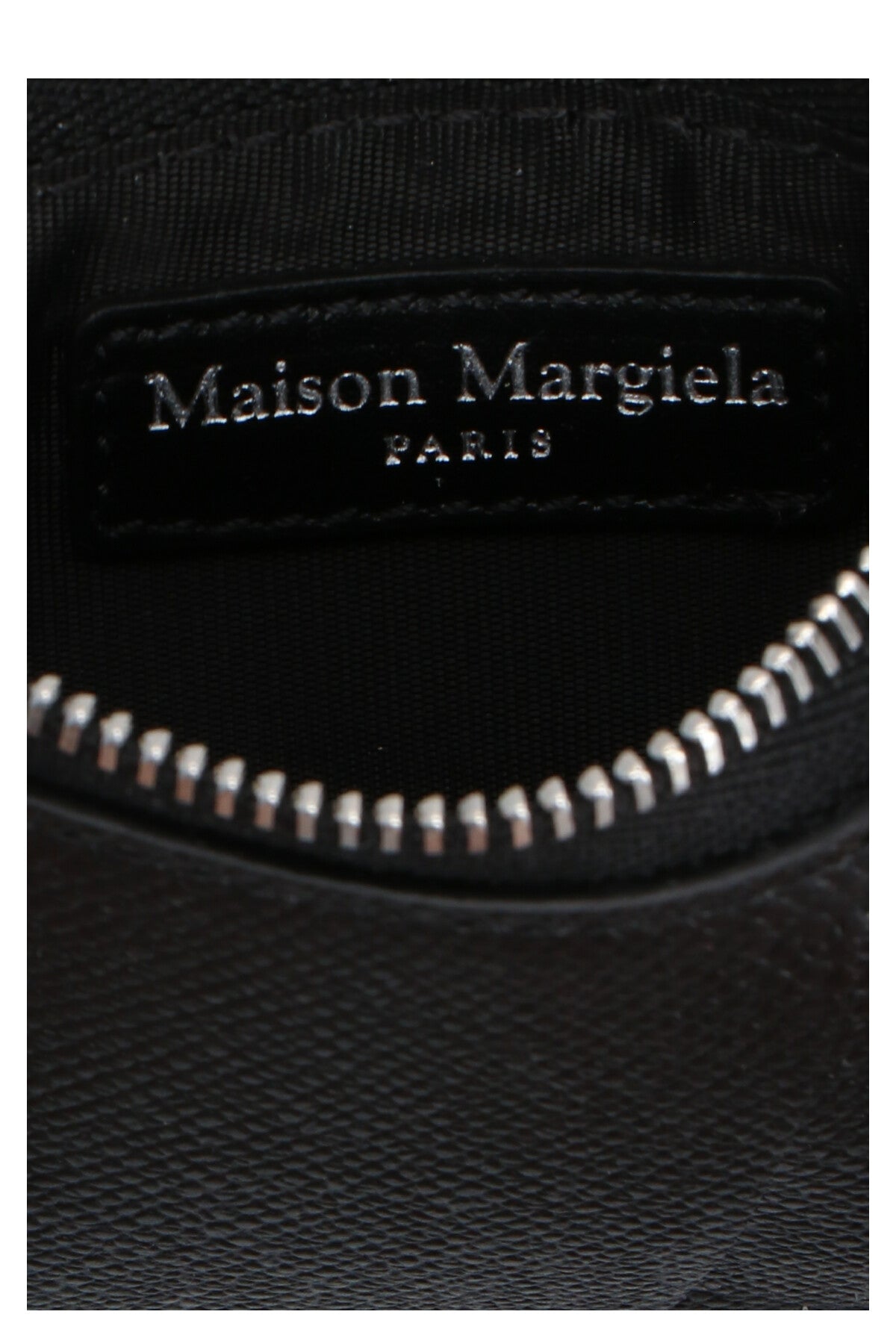 stitching zipped card holder