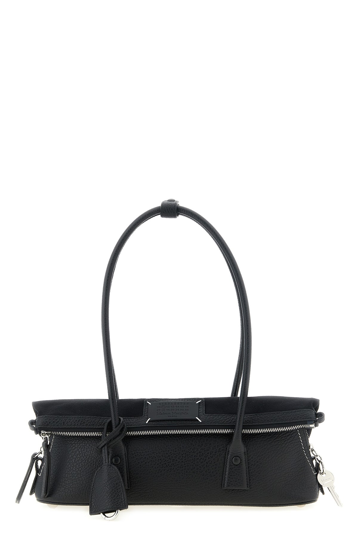 maison margiela 5ac shoulder east west shoulder bag redefines the codes of lea