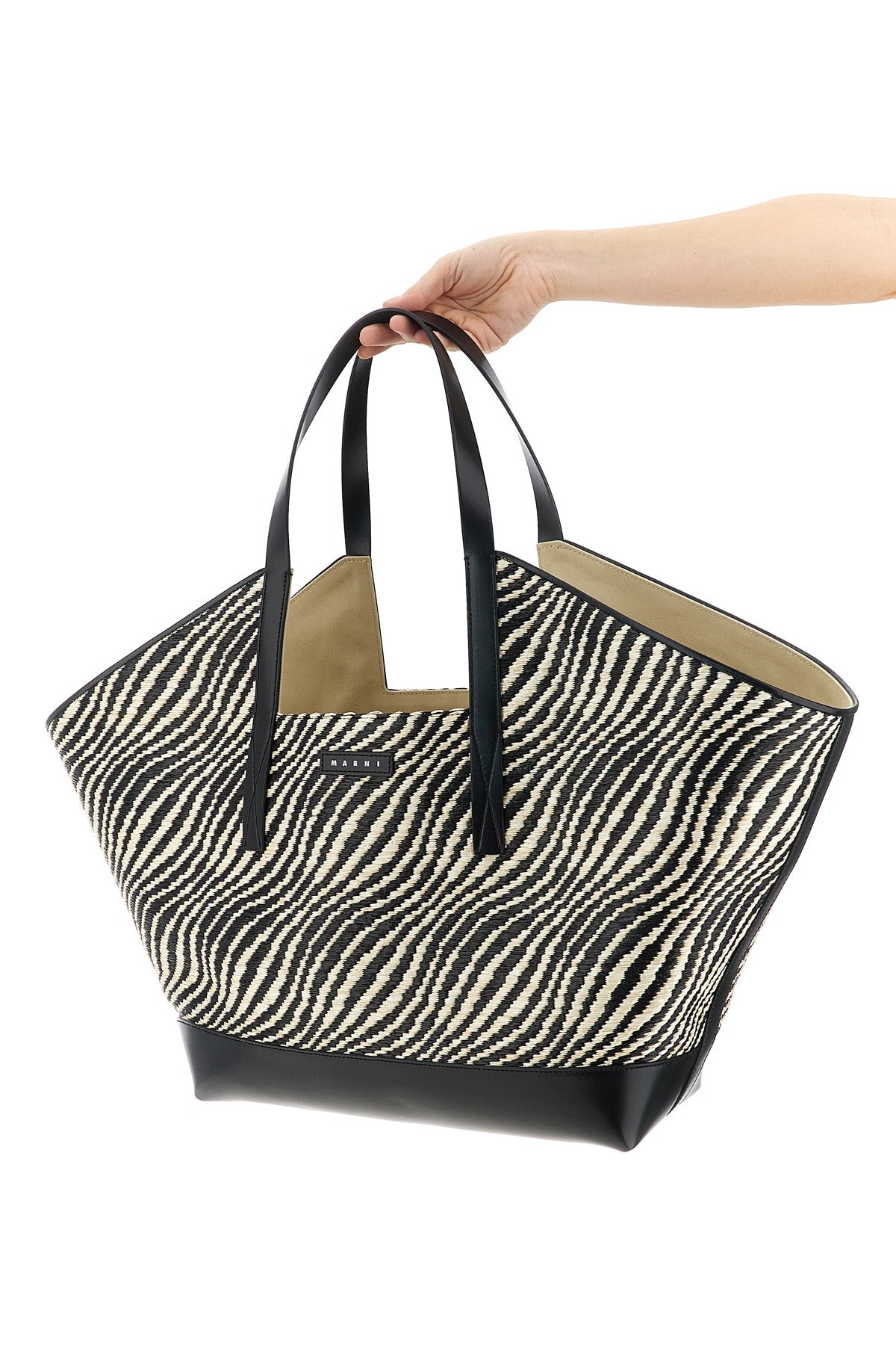 waves trapezoidal raffia-effect fabric