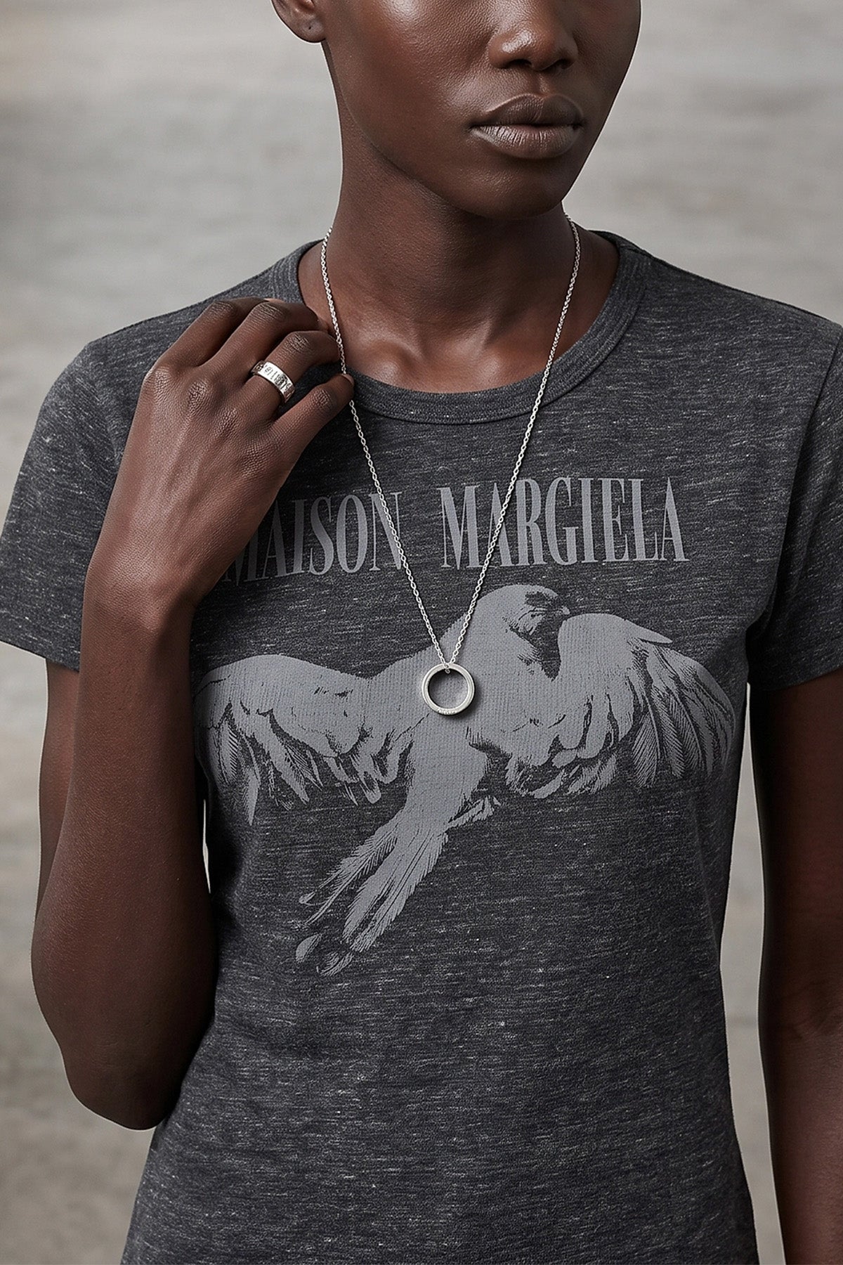 the maison margiela ring in 925 silver is distinguished by a band construction