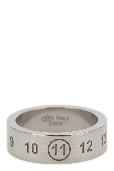 the maison margiela ring in 925 silver is distinguished by a band construction
