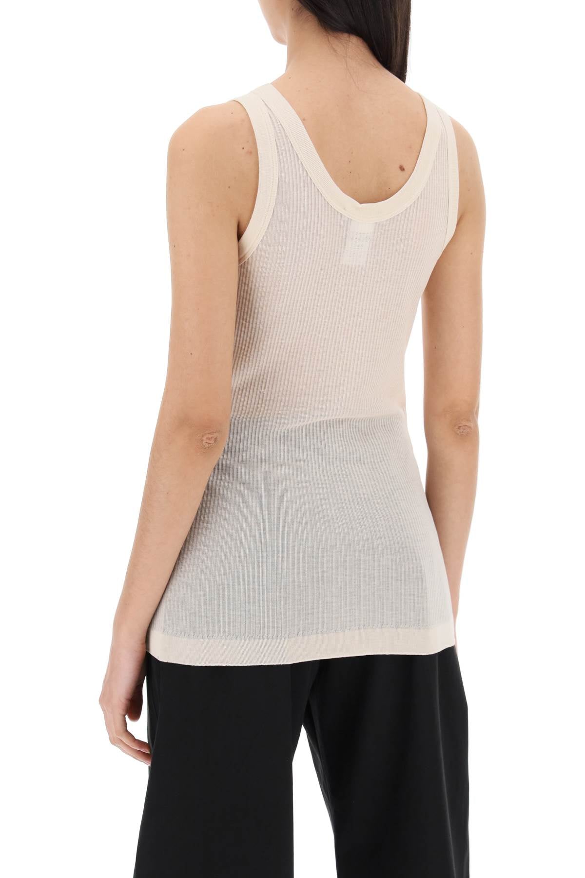 seamless sleeveless top