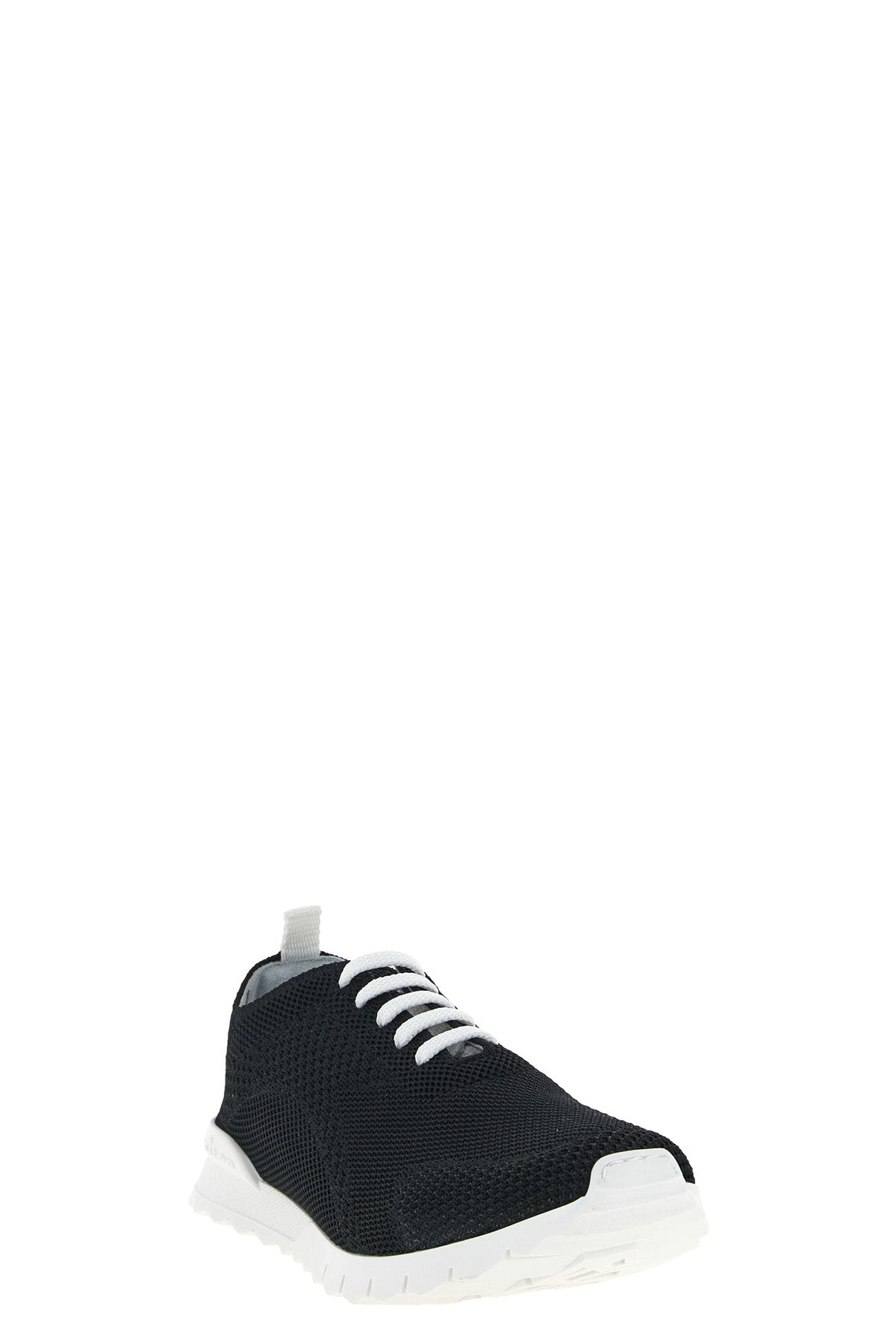fits sneakers