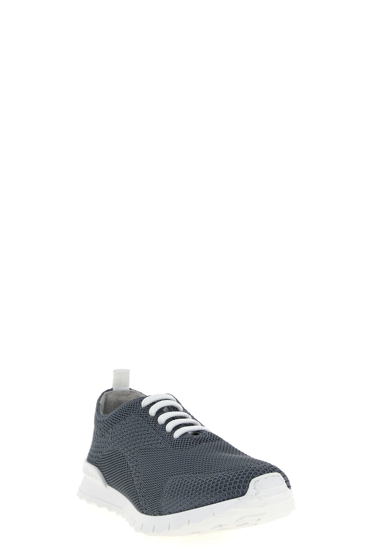 fits sneakers