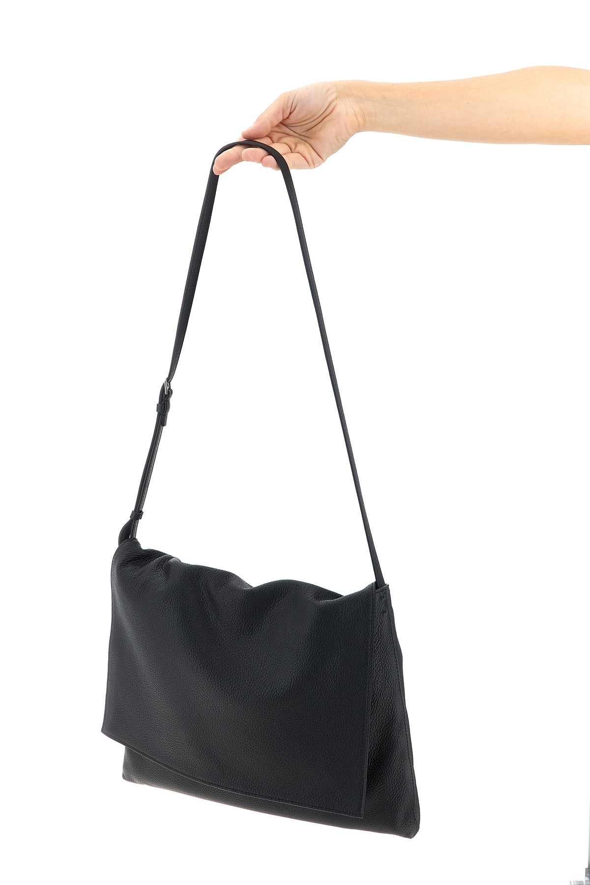nan hammered deer leather crossbody bag