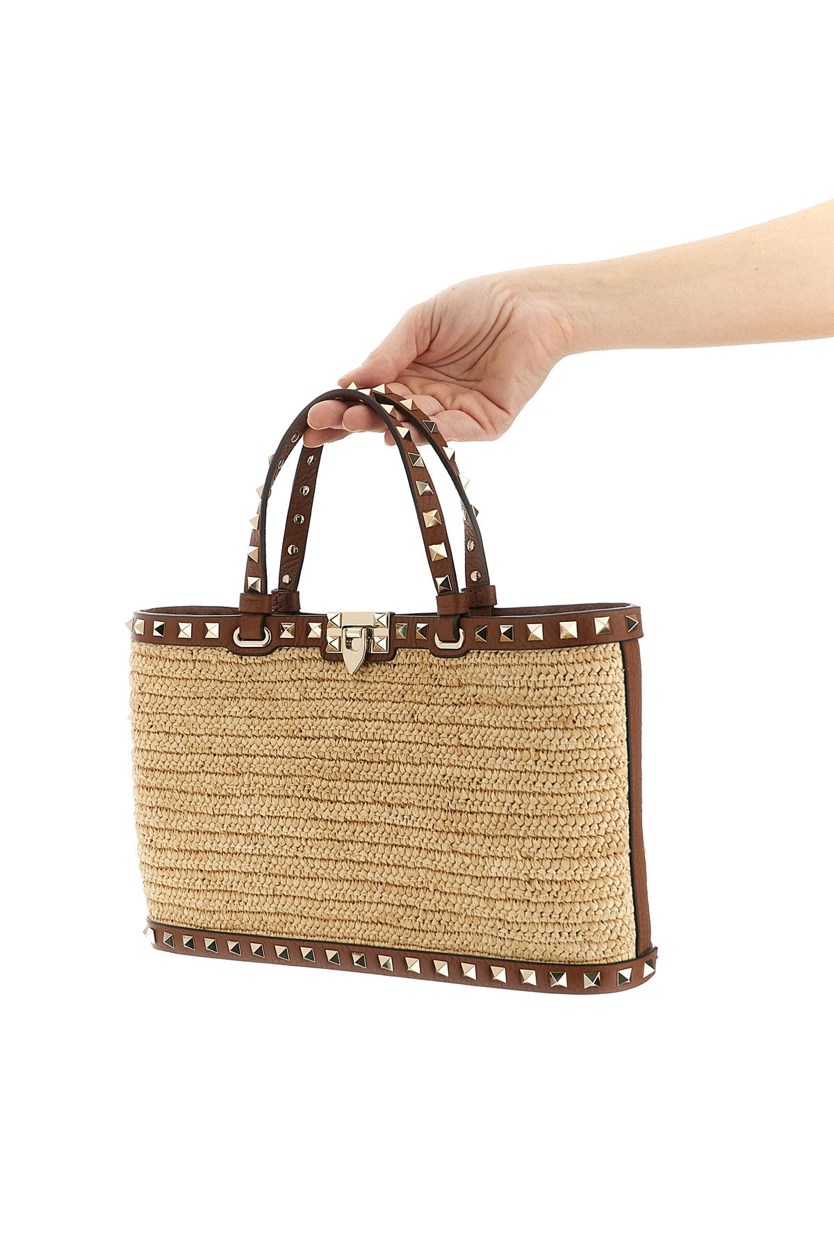 small rockstud shopping bag in natural woven raffia