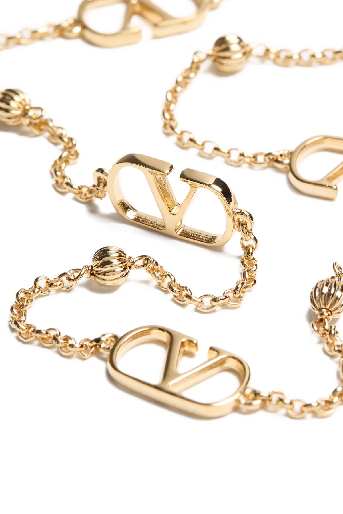 thin chain necklace