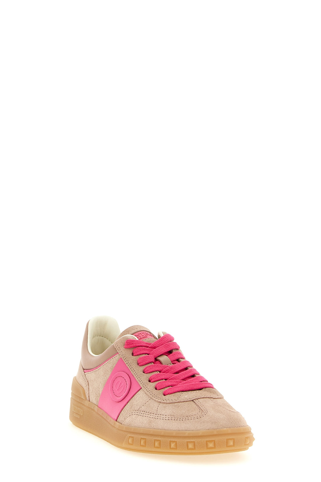 VALENTINO GARAVANI 35 the valentino garavani upvillage low-top sneakers define an urban aesthetic th