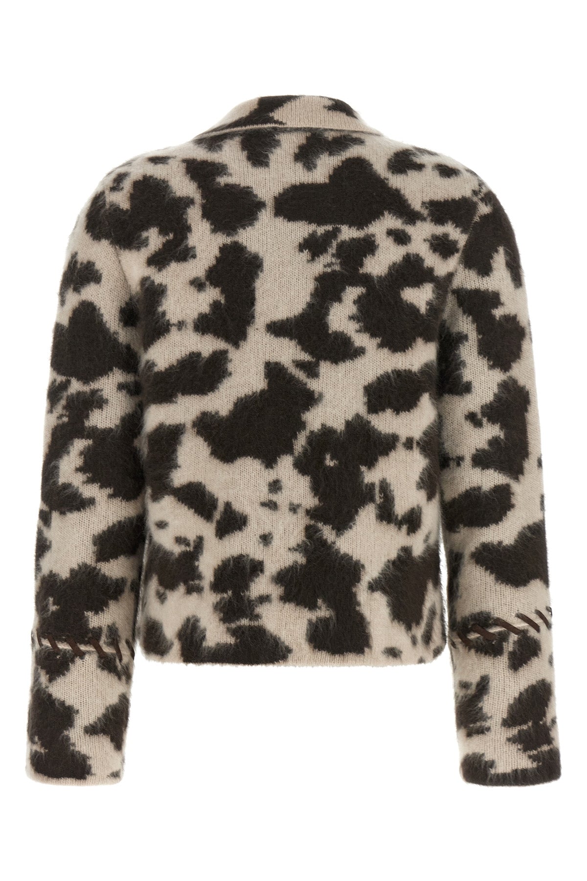 the guest in residence grizzly jacket features a straight and regular silhouet