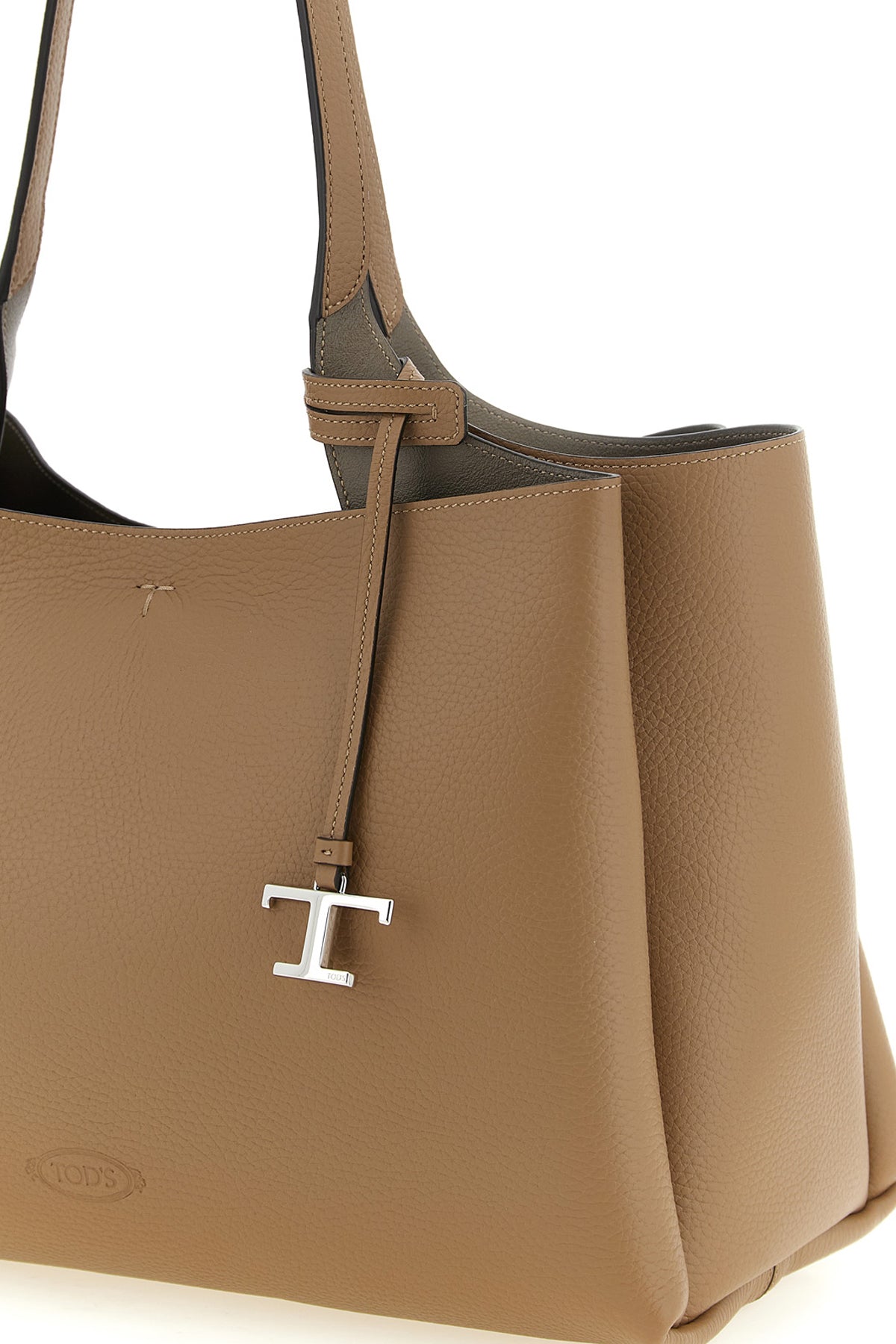 the tods medium tote bag is made of fine hammered calf leather in a versatile c
