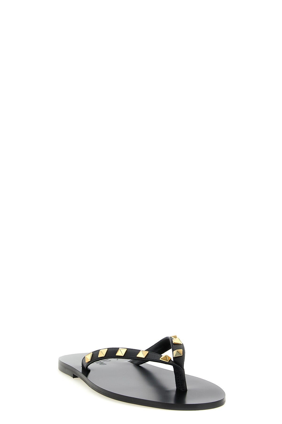 thong rockstud sandals in calf leather