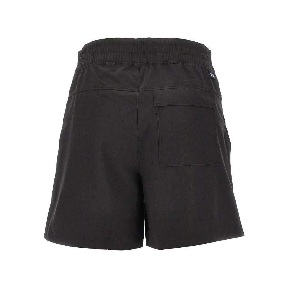 roamwith shorts