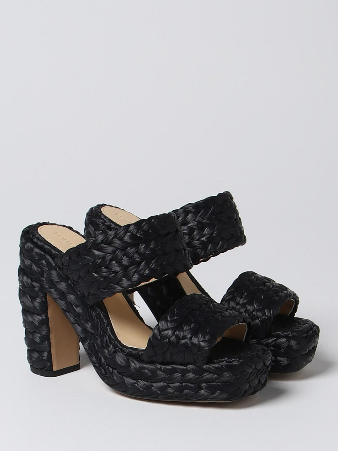 bottega veneta sandal in woven raffia