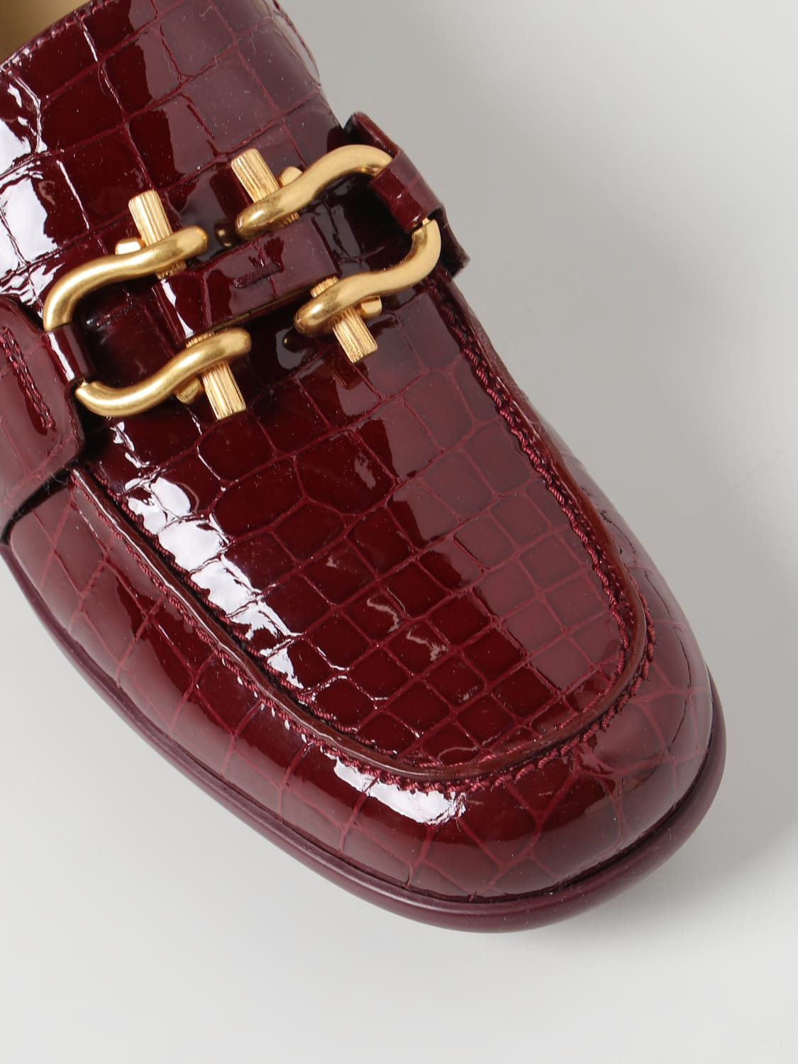 ローファー・オックスフォード BOTTEGA VENETA Woman Loafers Burgundy 708902V2DW0 6084 Bottega Veneta Shoes Women Bottega Veneta-burgundy