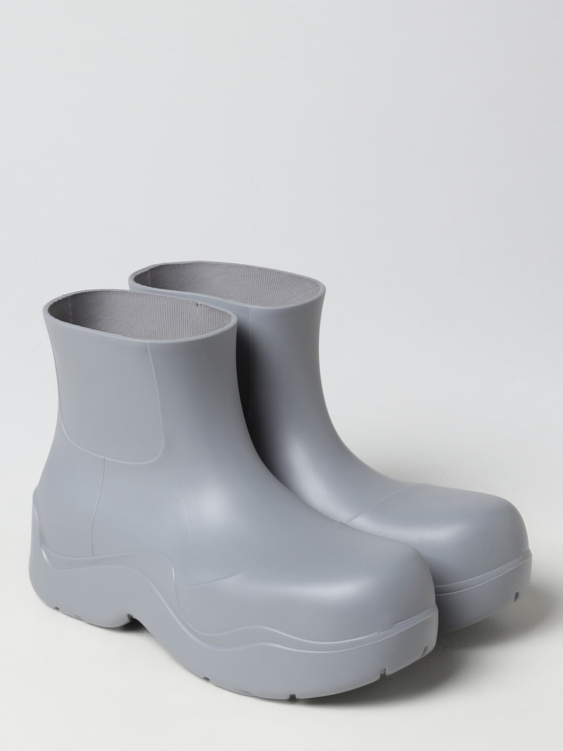 bottega veneta puddle boots in biodegradable rubber