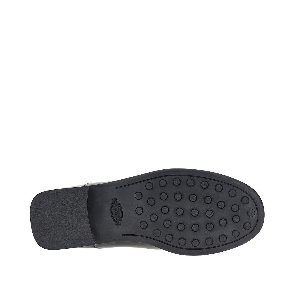 leather loafers with logo medal