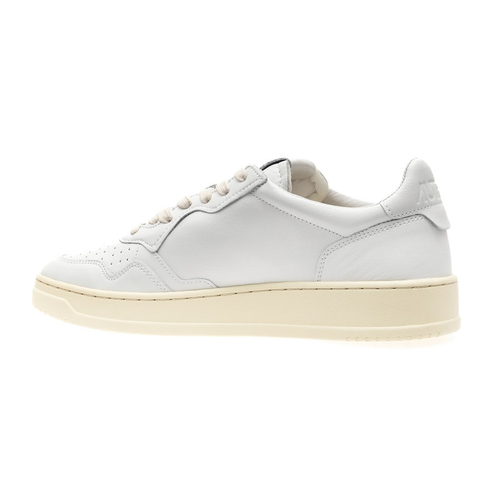 AUTRY 36 medalist low leather sneakers