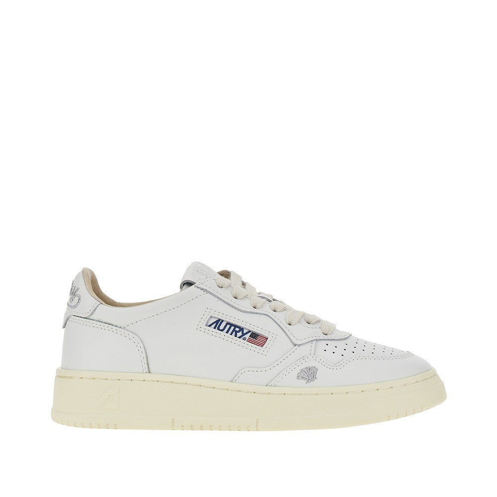 leather medalist low sneakers
