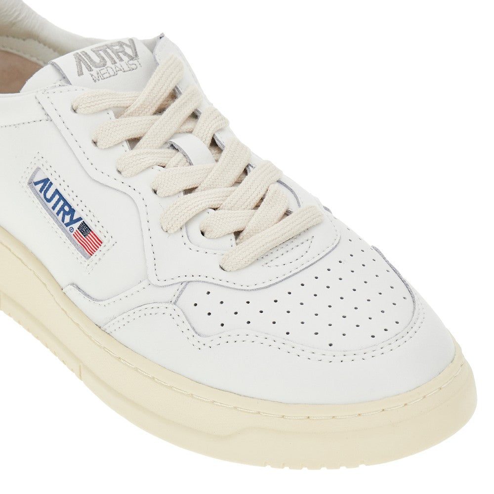 AUTRY 36 medalist low leather snekars