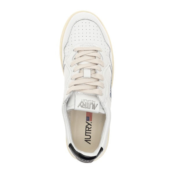 medalist low leather snekars