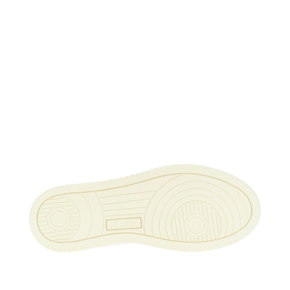 leather medalist low sneakers