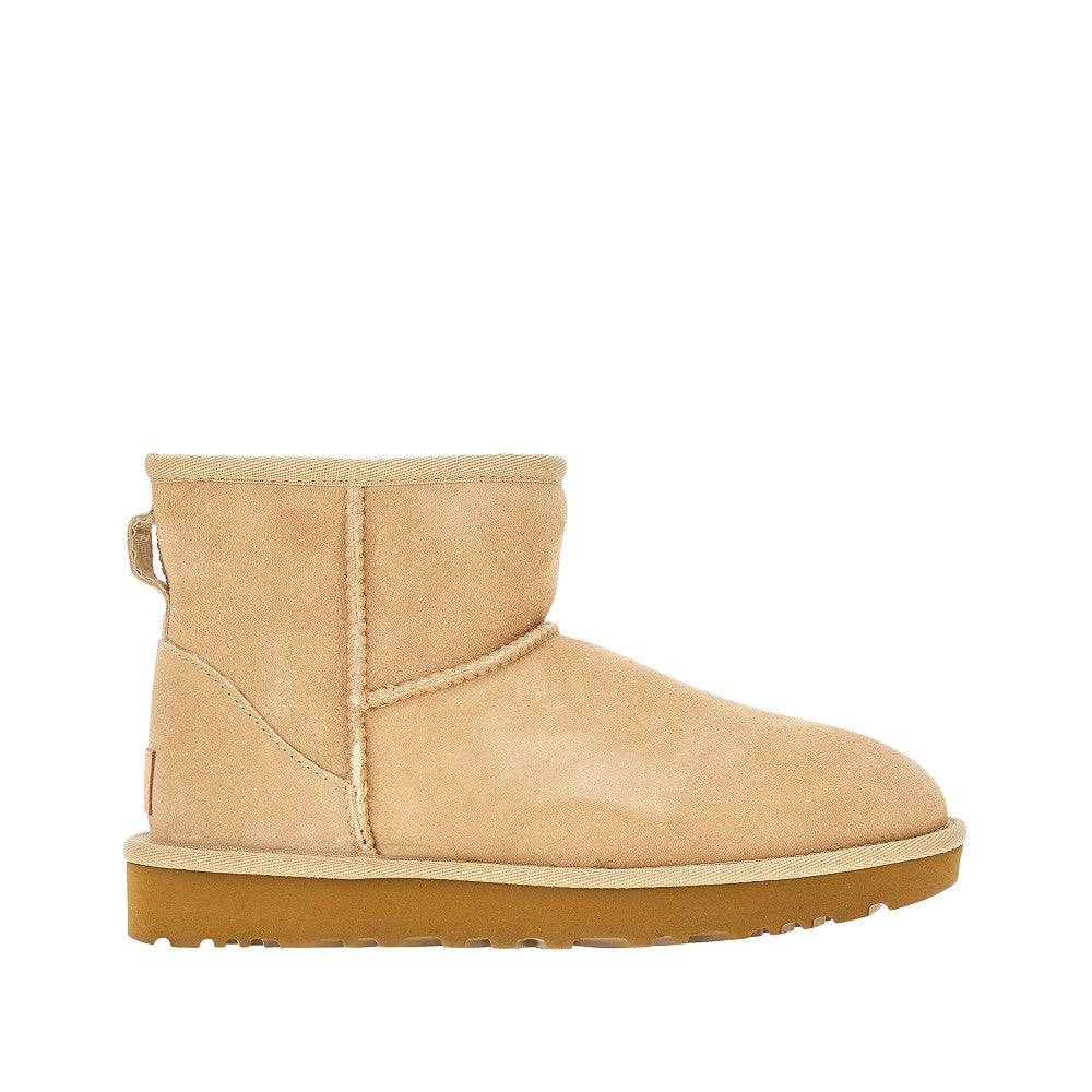 UGG 5 classic mini boots