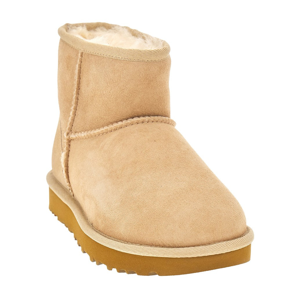 UGG 5 classic mini boots