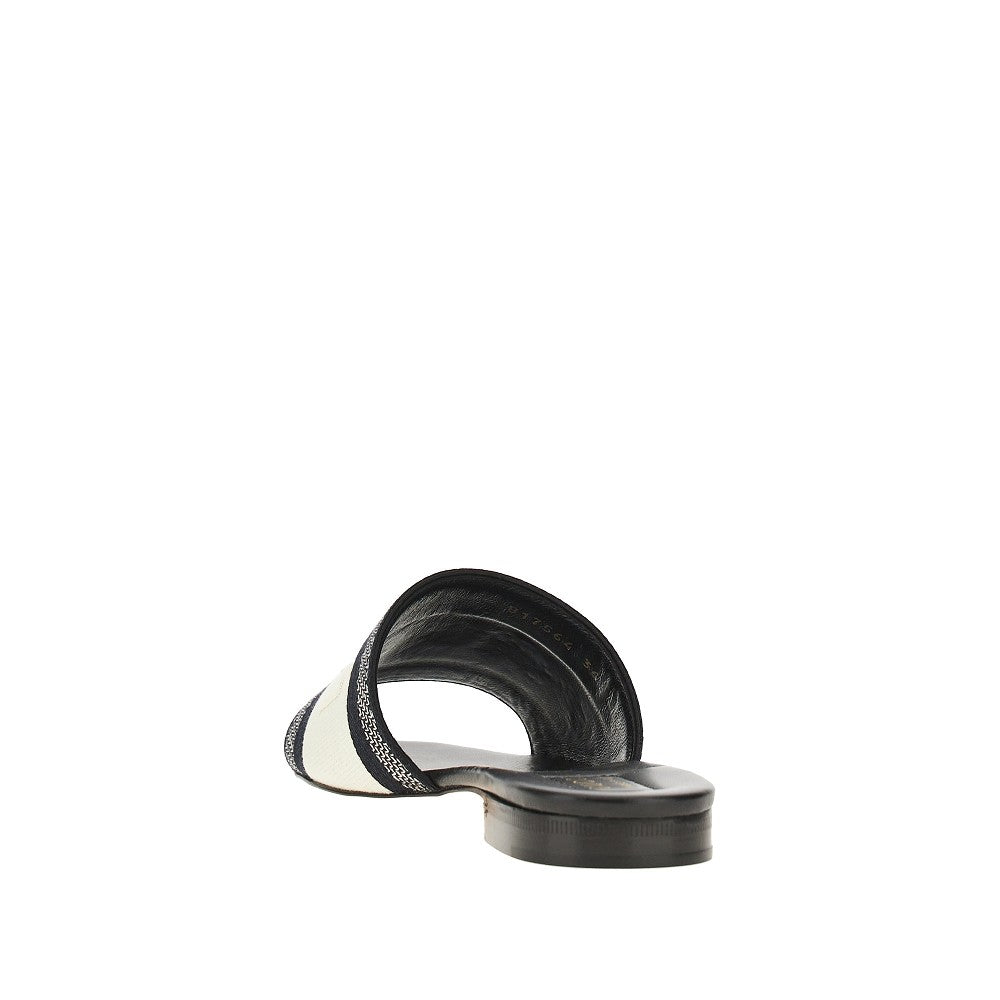 GUCCI 36 logo embroidery fabric slides