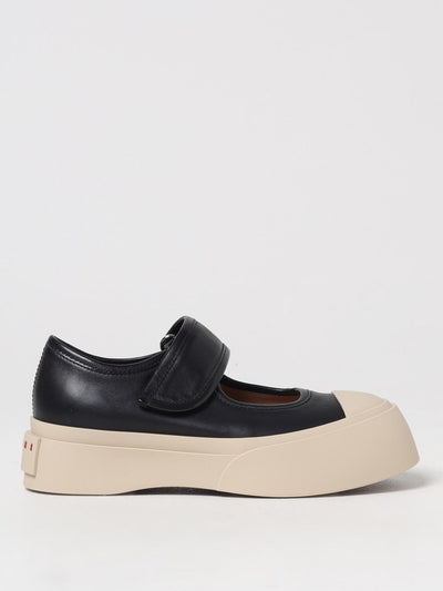 woman's ballet flat