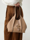 woman's shoulder bag