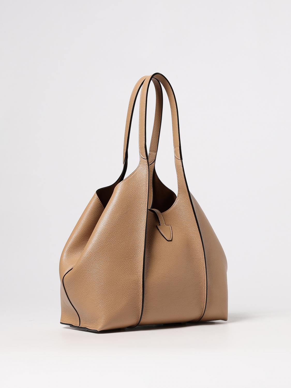 woman's shoulder bag