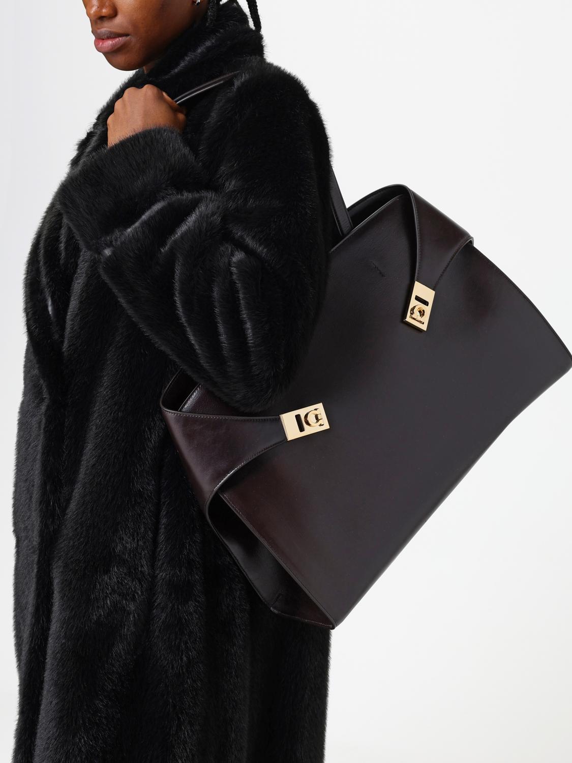 woman's shoulder bag