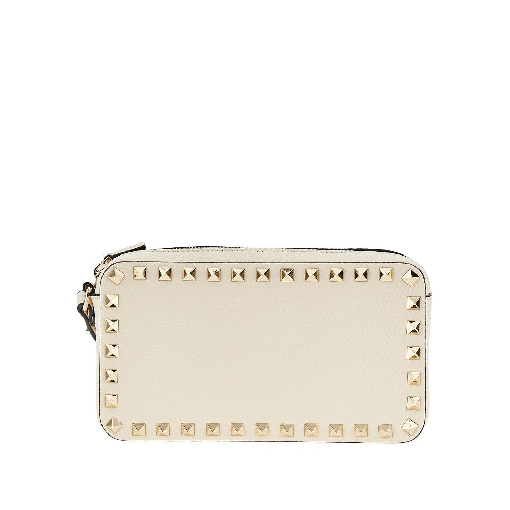 rockstud grained leather pouch